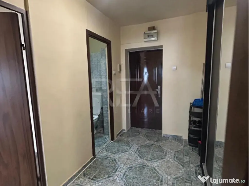 Garsonieră decomandata Tei, et. 8, an 1987, 39 mp 