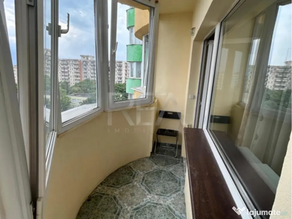 Garsonieră decomandata Tei, et. 8, an 1987, 39 mp 