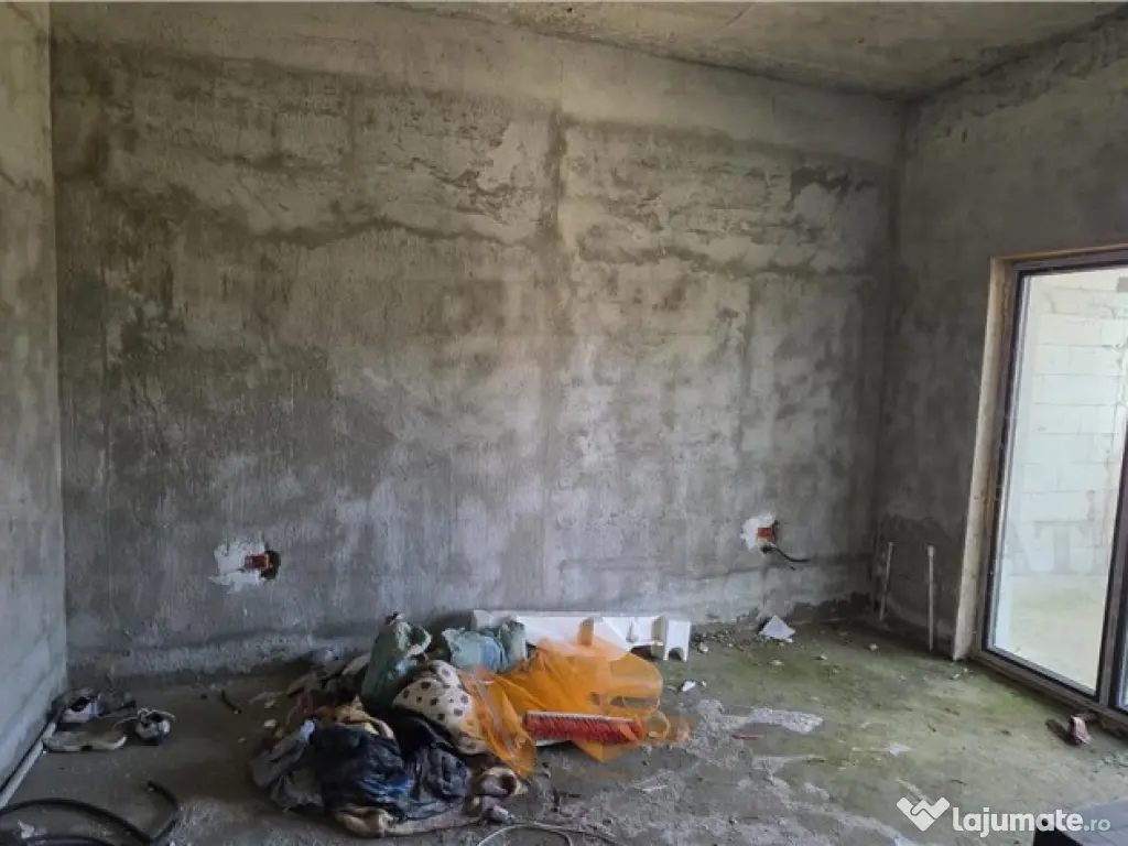 Domnesti - Potential investitional/ Casa la gri 476mp si ter 