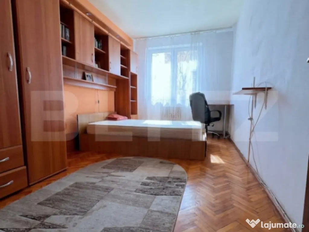 Apartament 3 camere, decomandat cu parcare si balcon – Ghe