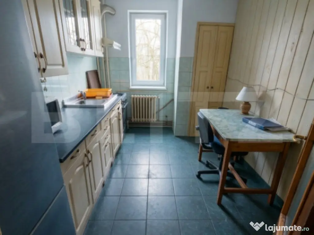 Apartament 3 camere, decomandat cu parcare si balcon – Ghe