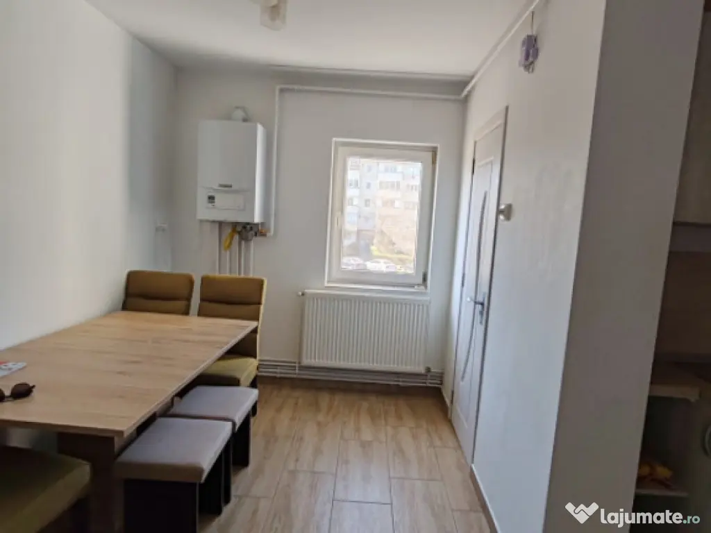 Apartament 3 camere, 72 mp, zona Hotvon