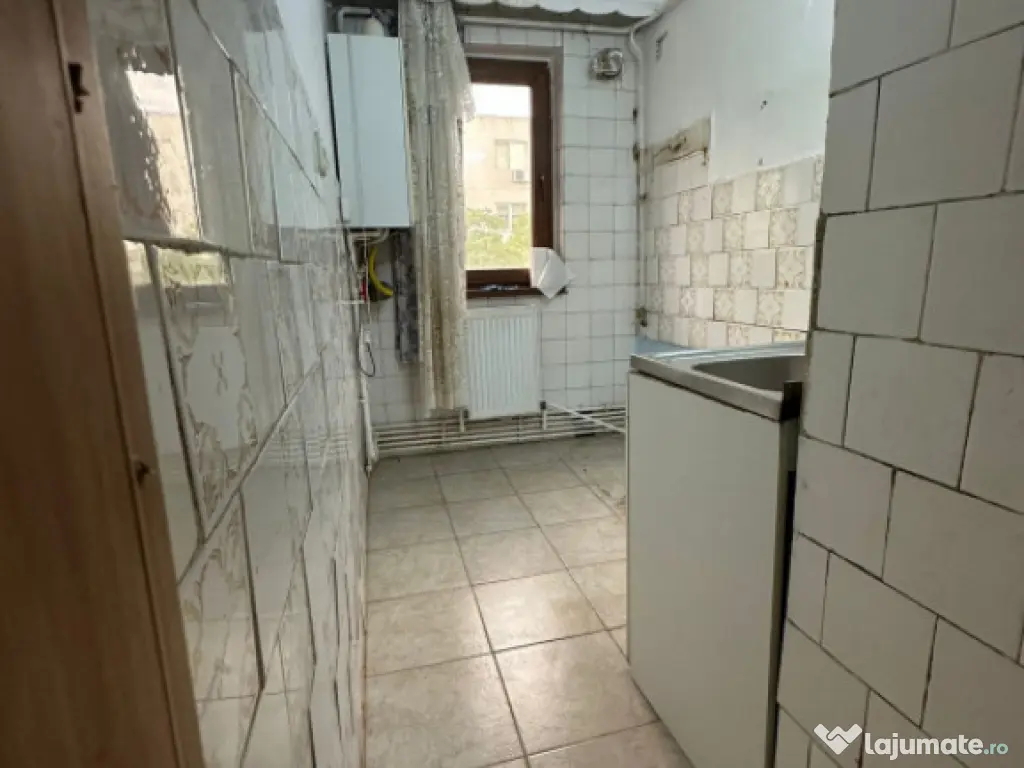 - Apartament 3 camere confort 2, Obor, etaj 2. 