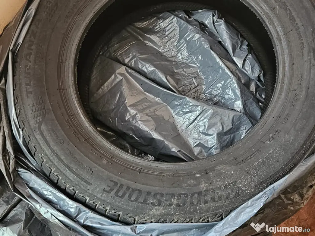 3 anvelope de vara Bridgestone 185/65R15 DOT 4422 