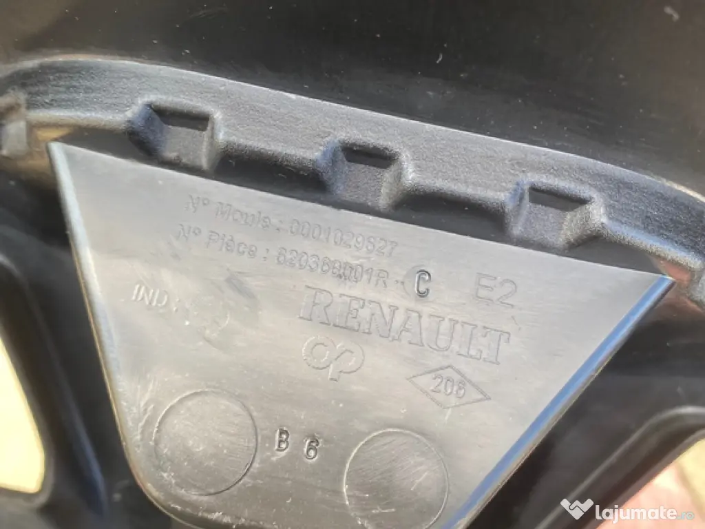 Megane 3 GT - armatura bara superioara 620360001R