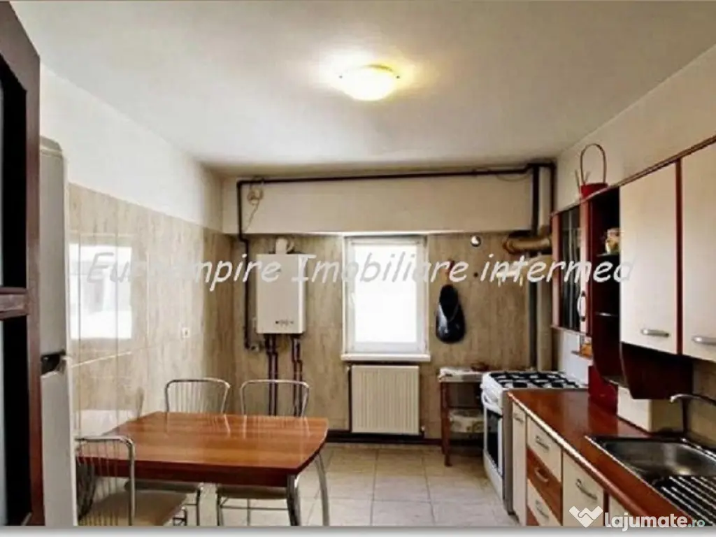 Apartament 3 camere decomandate zona Tomis 1 