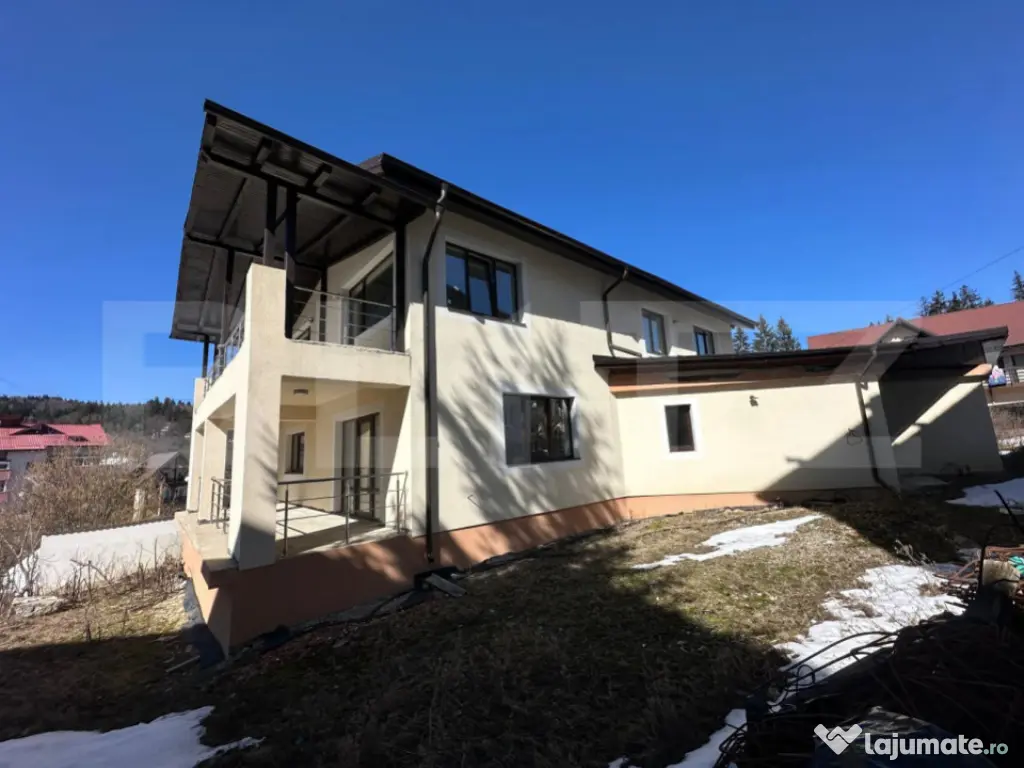 Casa familiala spatioasa de vanzare - Predeal