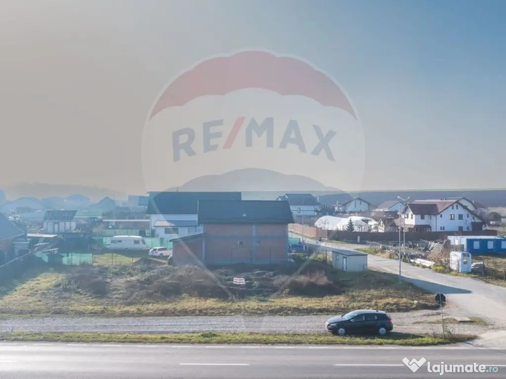 Teren intravilan cu dublu front stradal I Poiana Craitelo...