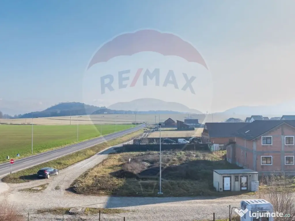 Teren intravilan cu dublu front stradal I Poiana Craitelo... 