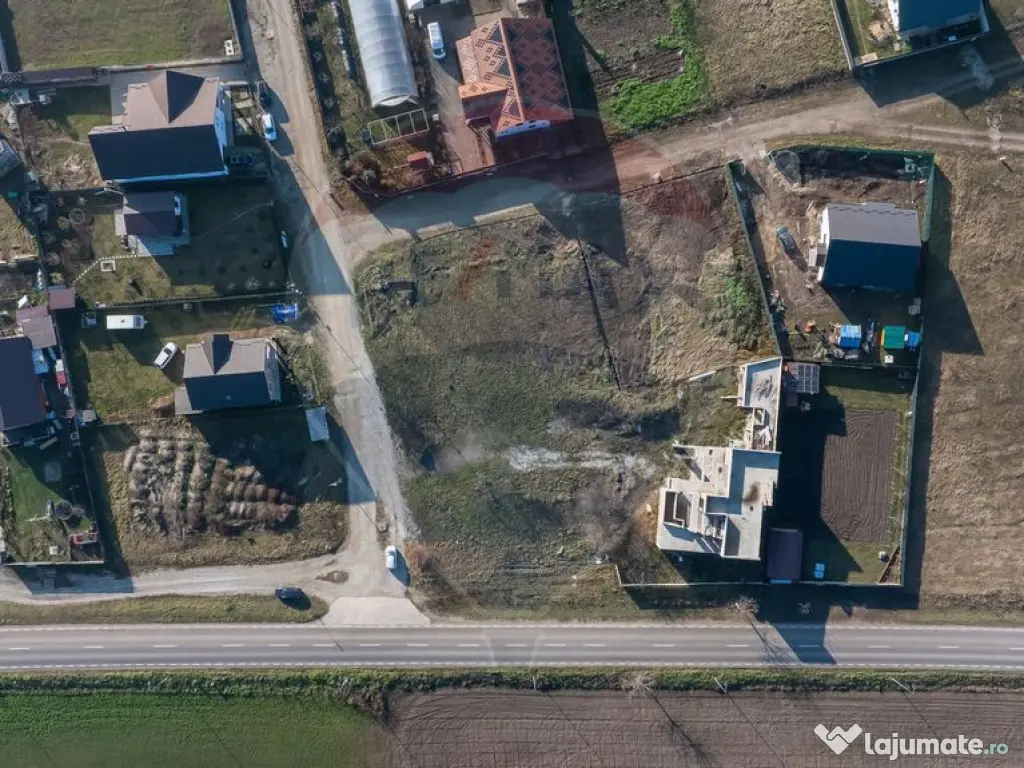 Teren intravilan cu dublu front stradal I Poiana Craitelo... 