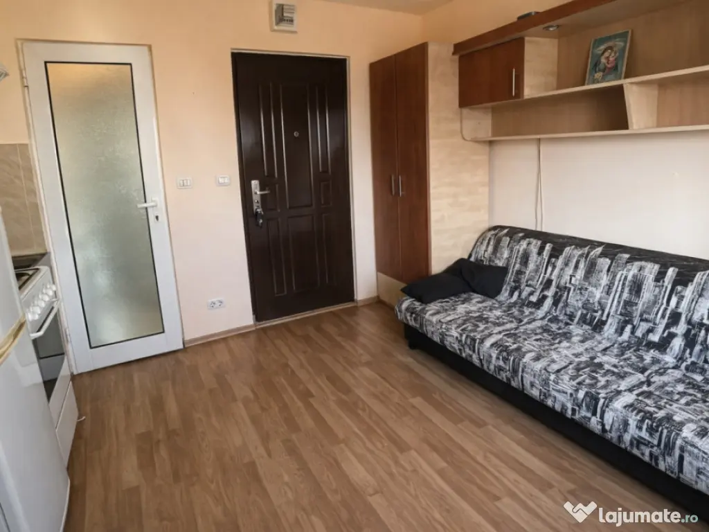 Garsonieră zona Girocului 