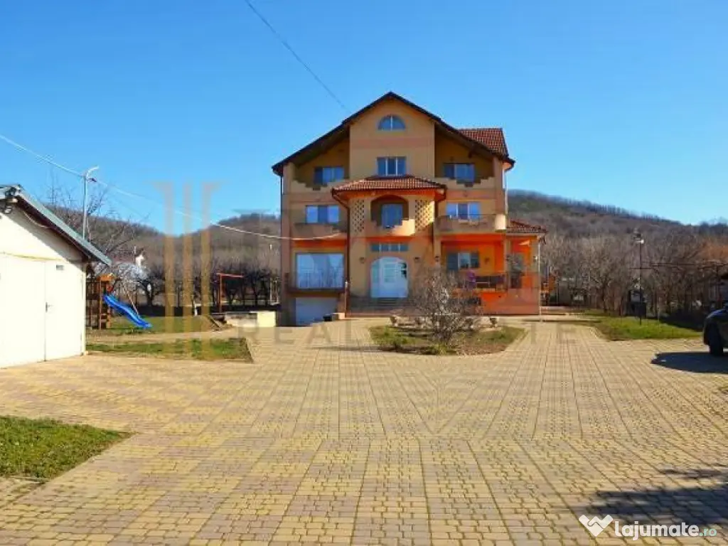 Vila spactaculoasa cu teren generos in Targoviste - Aninoas 