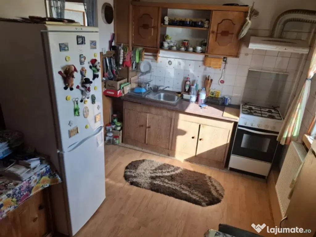 Apartament 2 camere, decomandat - zona Tractorul 