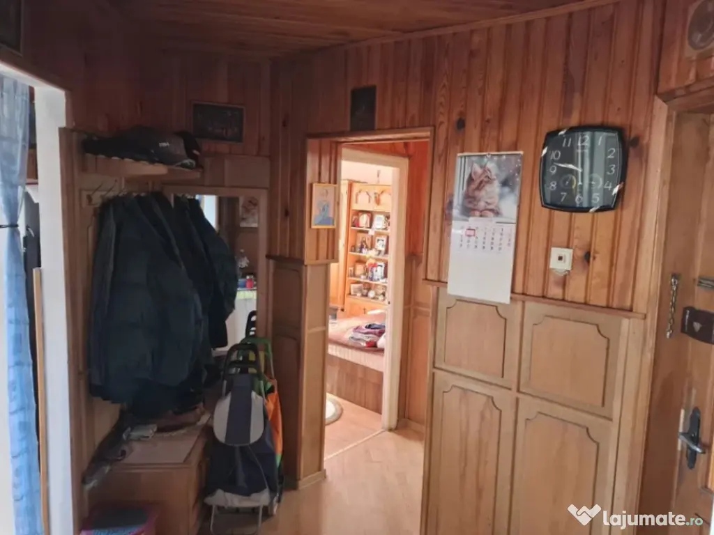 Apartament 2 camere, decomandat - zona Tractorul 