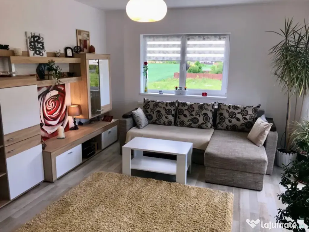 Apartament 2 camere, decomandat - zona Lempes 