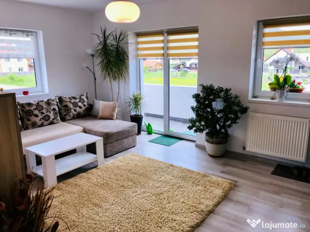 Apartament 2 camere, decomandat - zona Lempes 