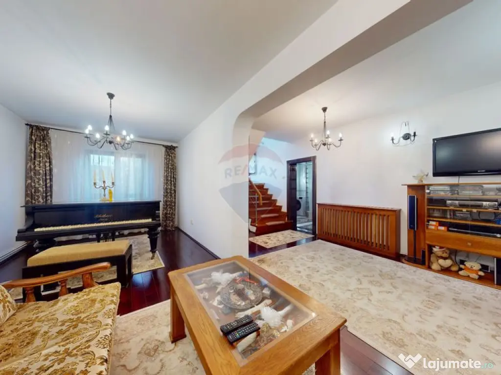 Vilă individuală solidă | Potential business| Tractoru... 