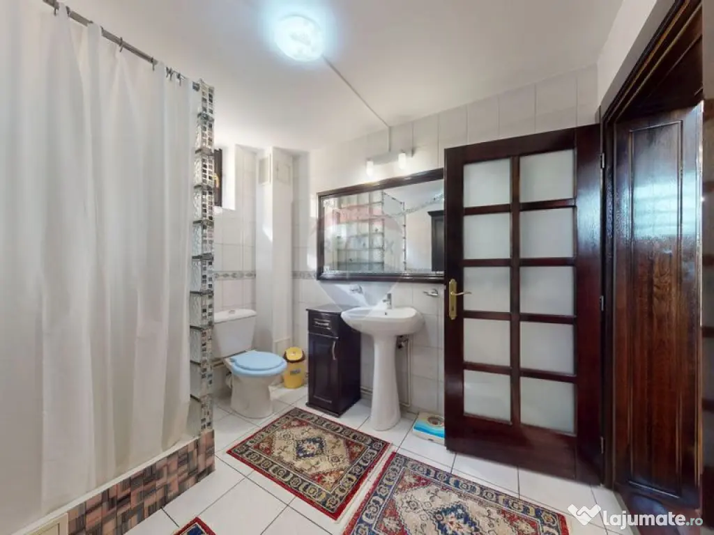 Vilă individuală solidă | Potential business| Tractoru... 