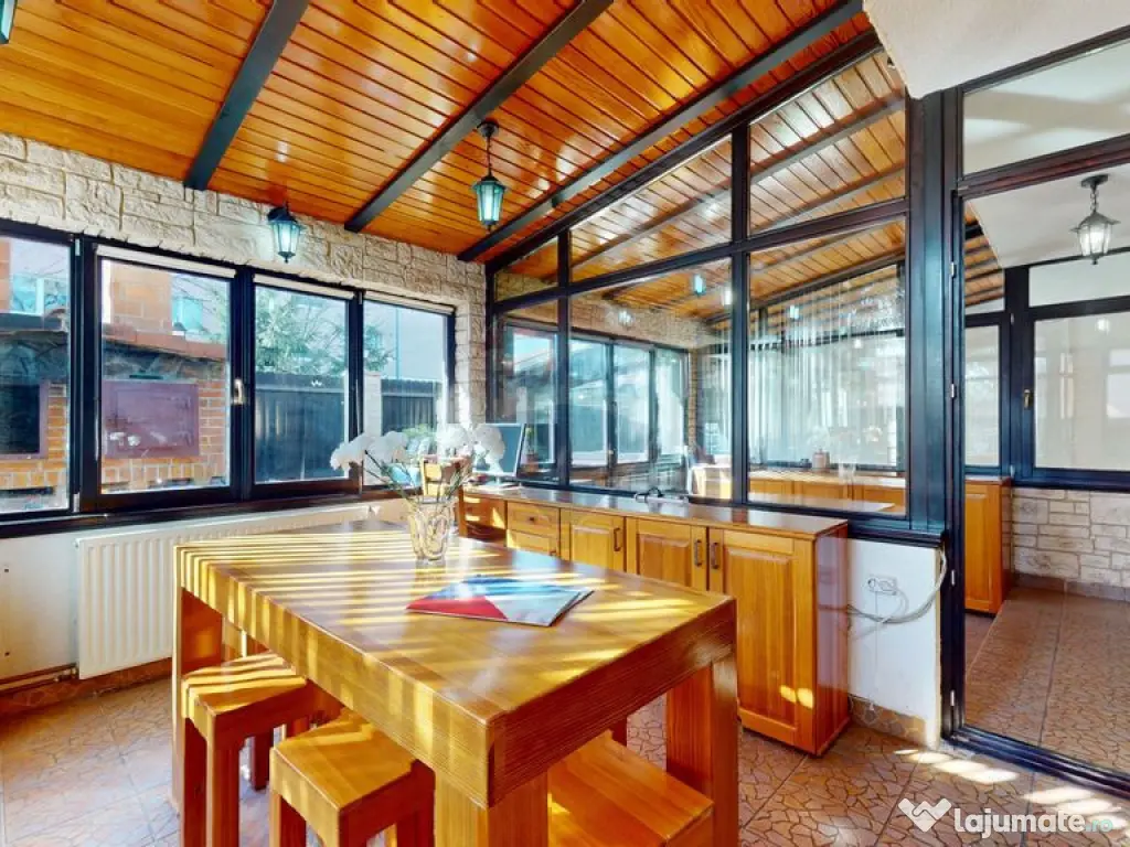 Vilă individuală solidă | Potential business| Tractoru... 