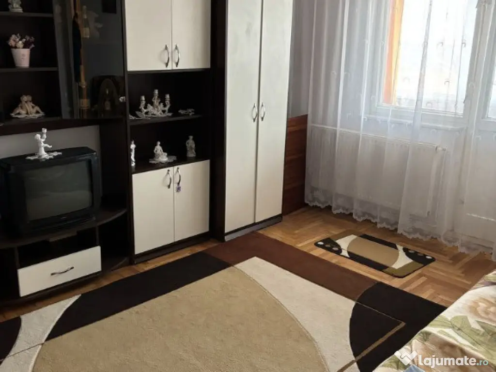 Apartament 3 camere zona GEMENII 