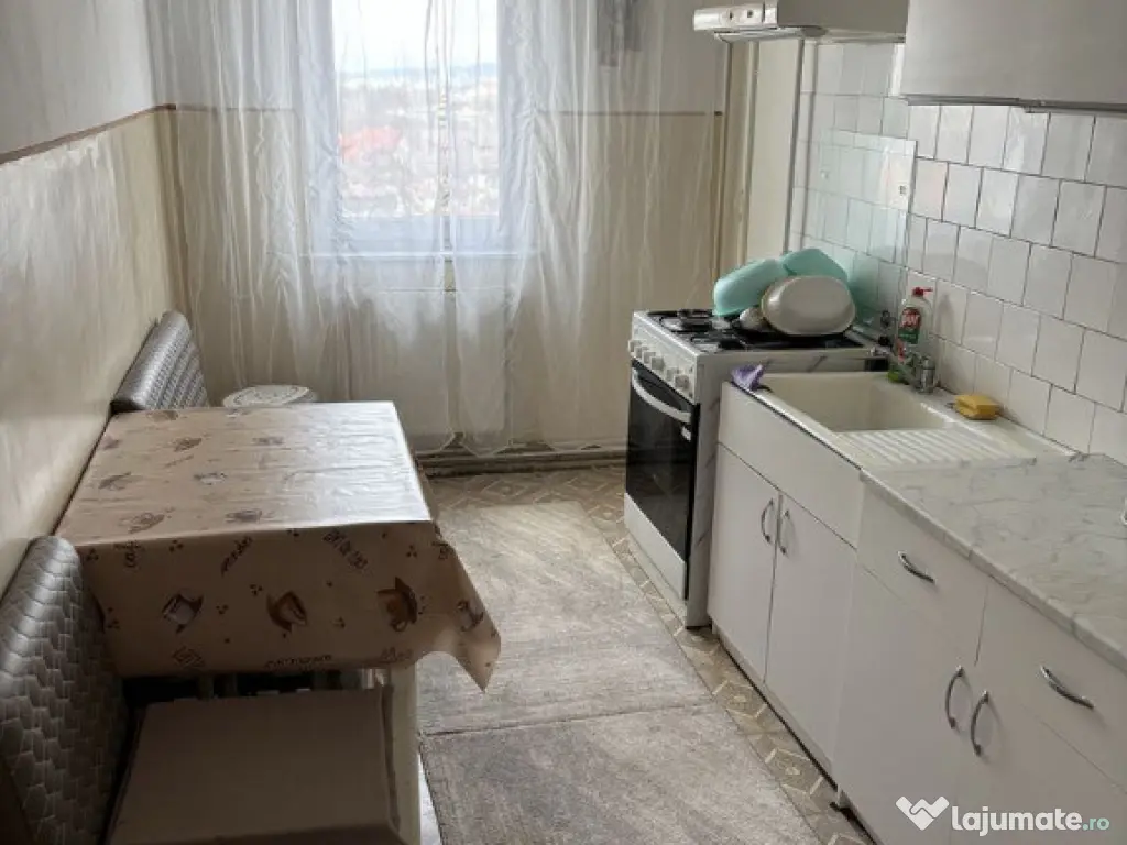 Apartament 3 camere zona GEMENII 