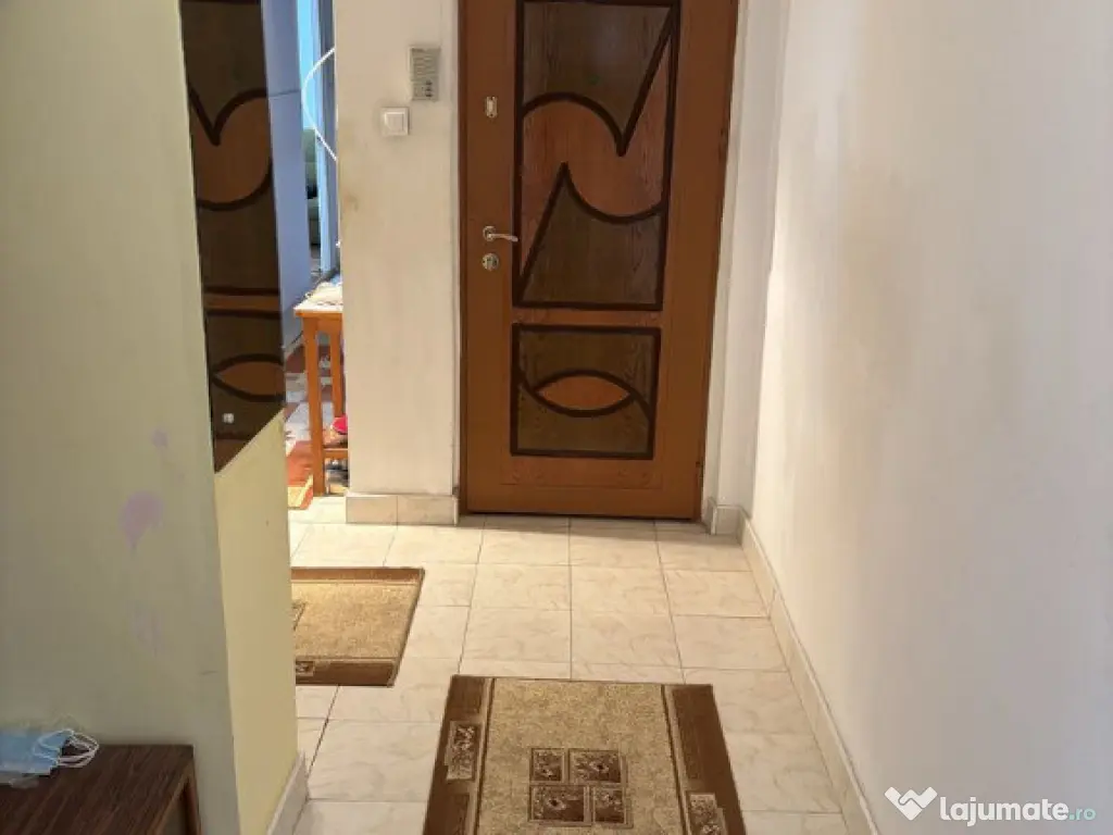 Apartament 3 camere zona GEMENII 