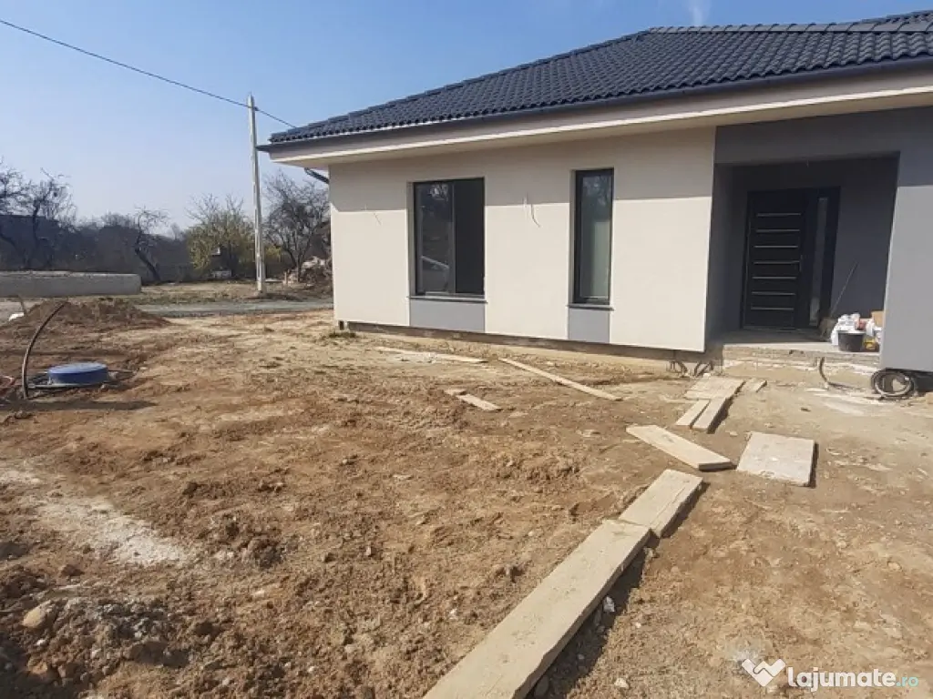 Satu Nou de Jos, casa noua 