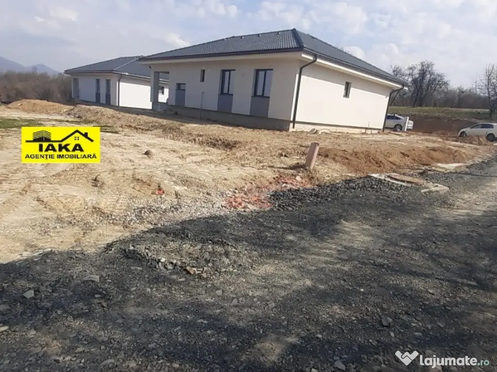 Satu Nou de Jos, casa noua 