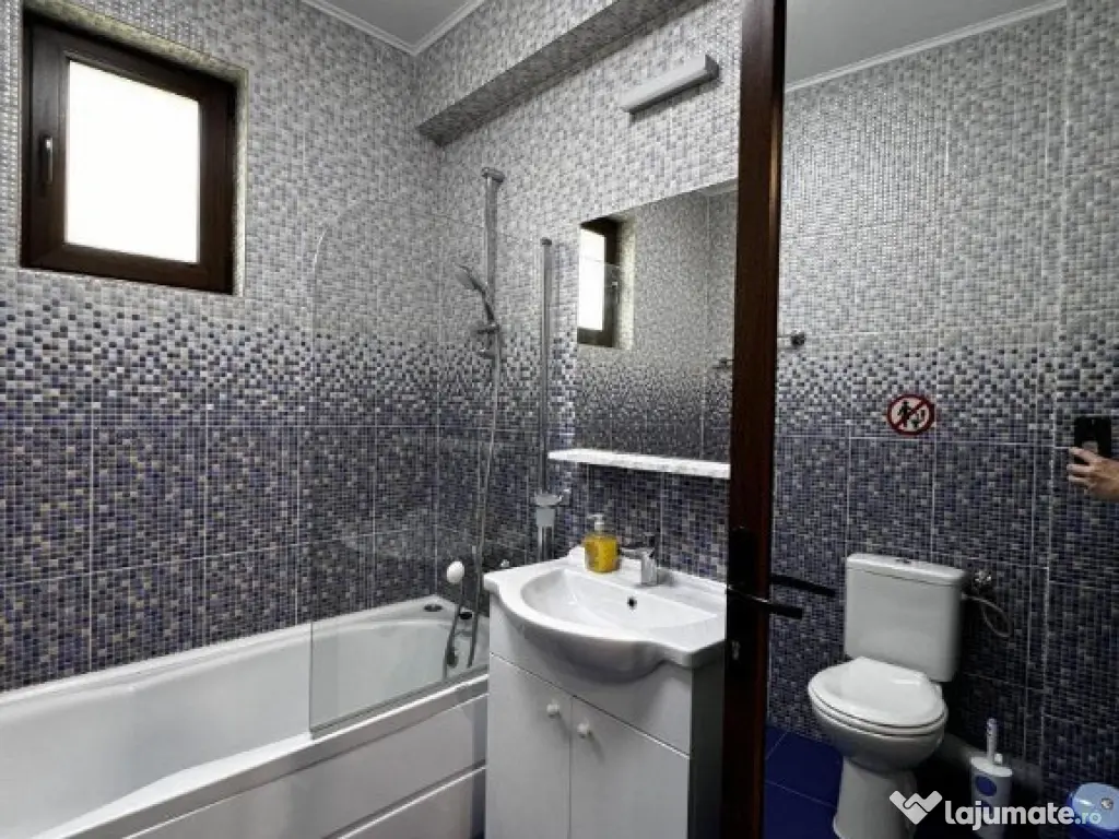 De vanzare apartament 2 camere, decomandat in Mamaia Nord, mobilat 