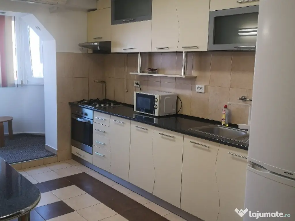 închiriez ap cu 2 camere str Dorobantilor 