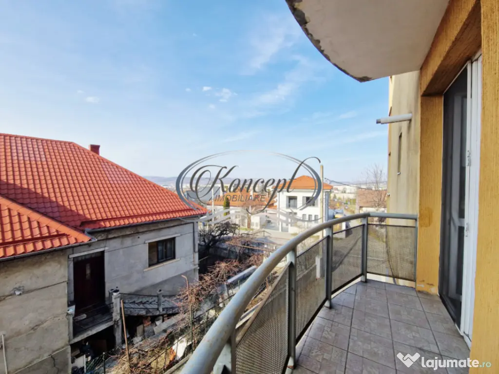 Apartament luminos in Andrei Muresanu, in vila cu parcare ac 
