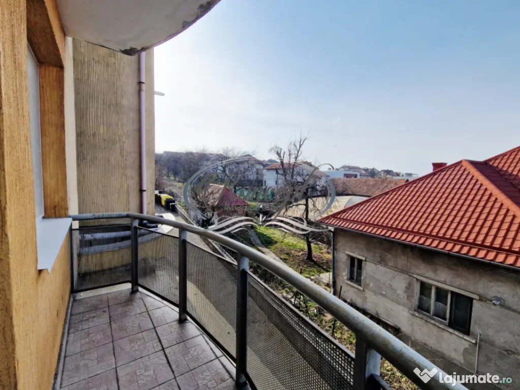 Apartament luminos in Andrei Muresanu, in vila cu parcare ac 