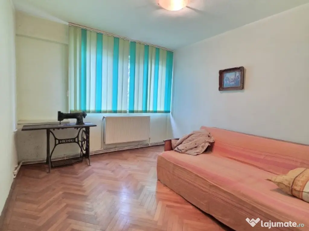 3 Camere confort 1, Zona Garii etaj 2 Liber 