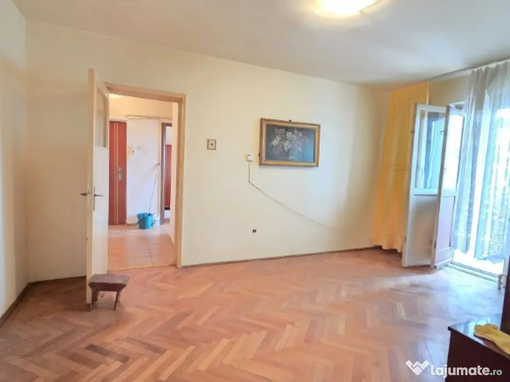 3 Camere confort 1, Zona Garii etaj 2 Liber 