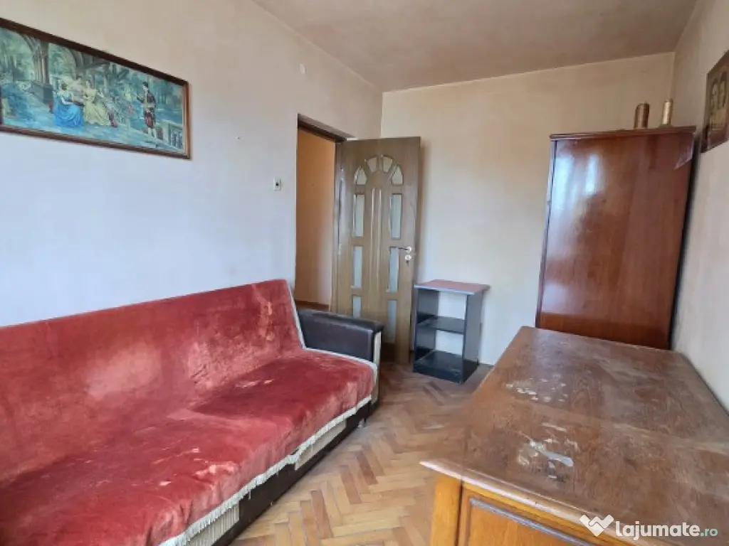 3 Camere confort 1, Zona Garii etaj 2 Liber 