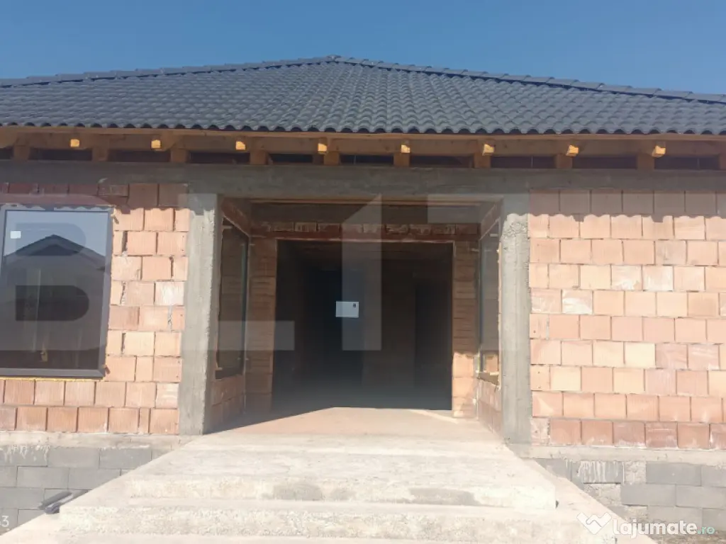 Casă la Roșu – Localitatea Dumbrăvioara, com Ernei