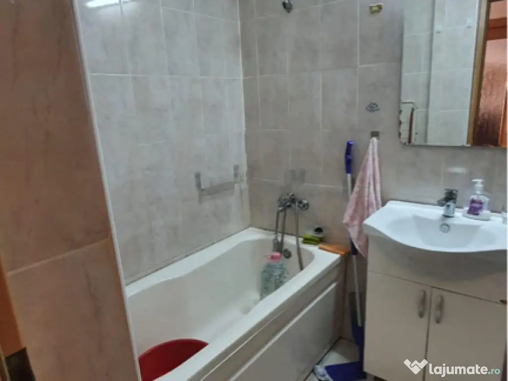 Inchiriez apartament cu 1 camera 