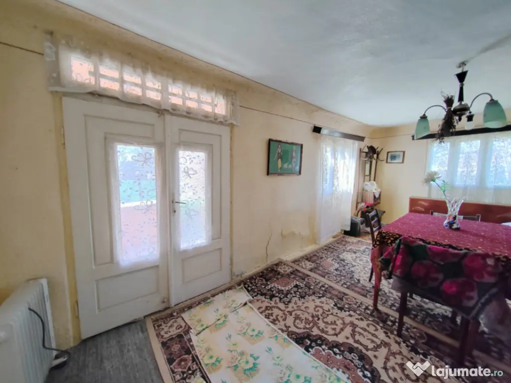 Teren generos cu deschidere 17 ml la stradă + casa– Vadul