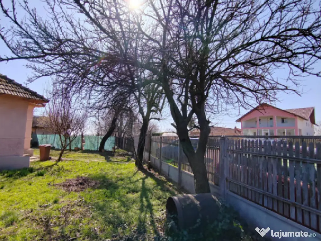 Teren generos cu deschidere 17 ml la stradă + casa– Vadul