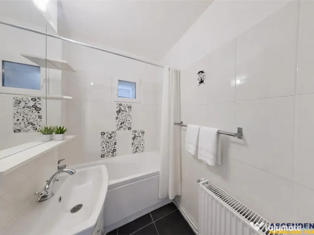 Apartament 3 camere, decomandat, cu 2 bai, etaj 1, Bartolome