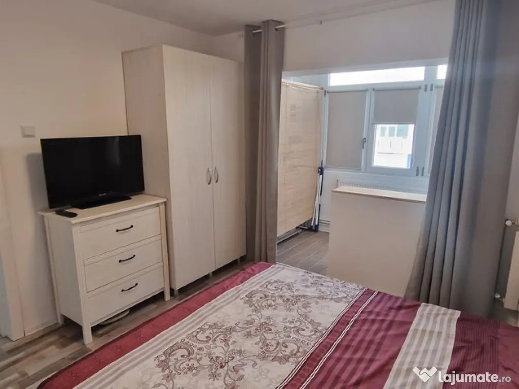 Apartament renovat zona Boema, 2 camere decomandate. 