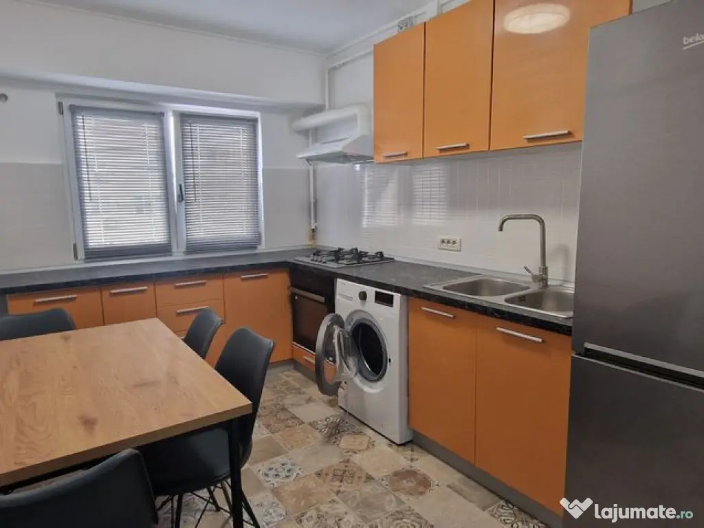 Apartament renovat zona Boema, 2 camere decomandate. 