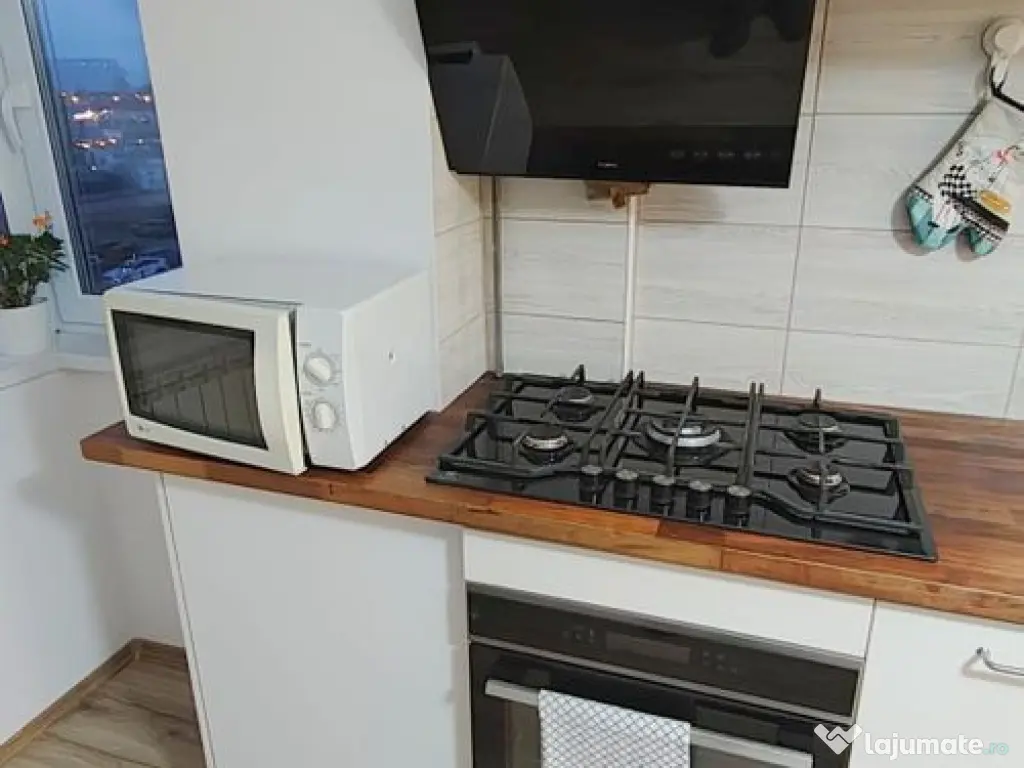 Apartament de închiriat cu 3 camere - cartier Tiglina 2