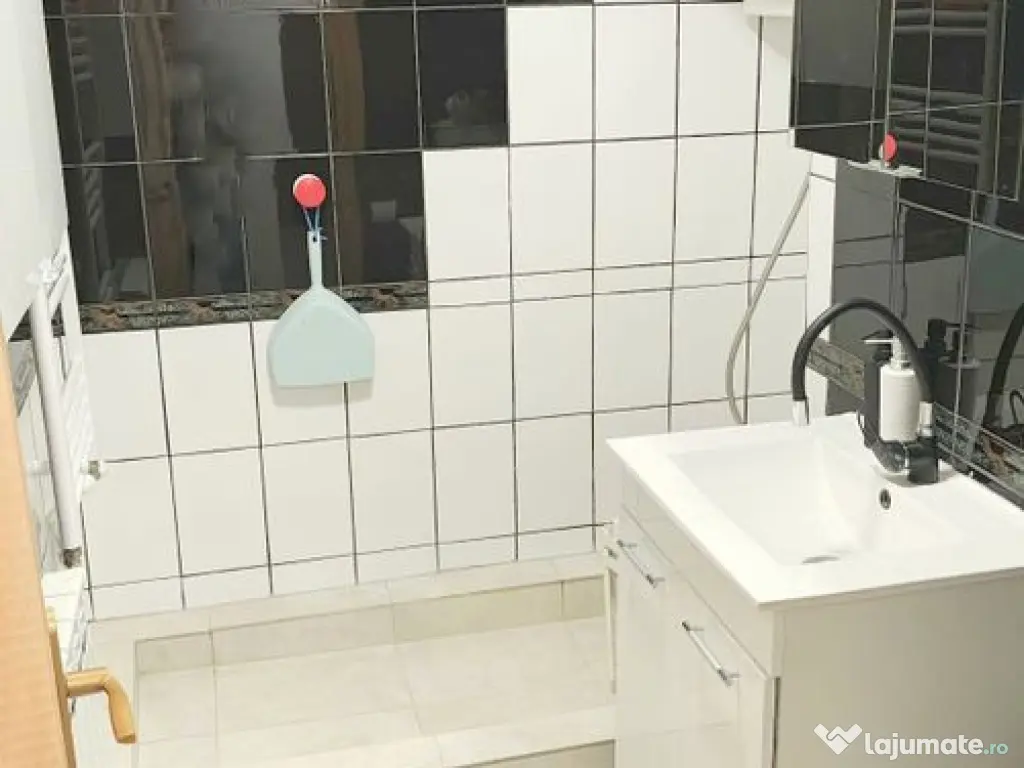 Apartament de închiriat cu 3 camere - cartier Tiglina 2