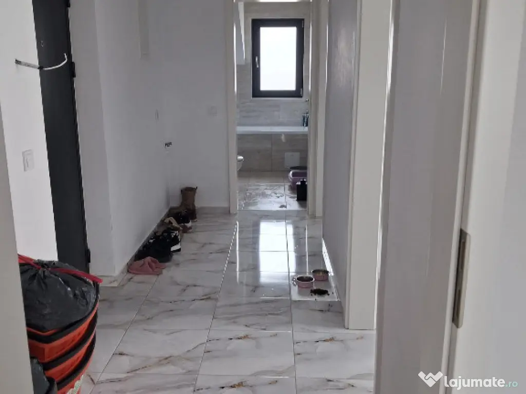 Apartament 2 camere, decomandat - zona Sanpetru