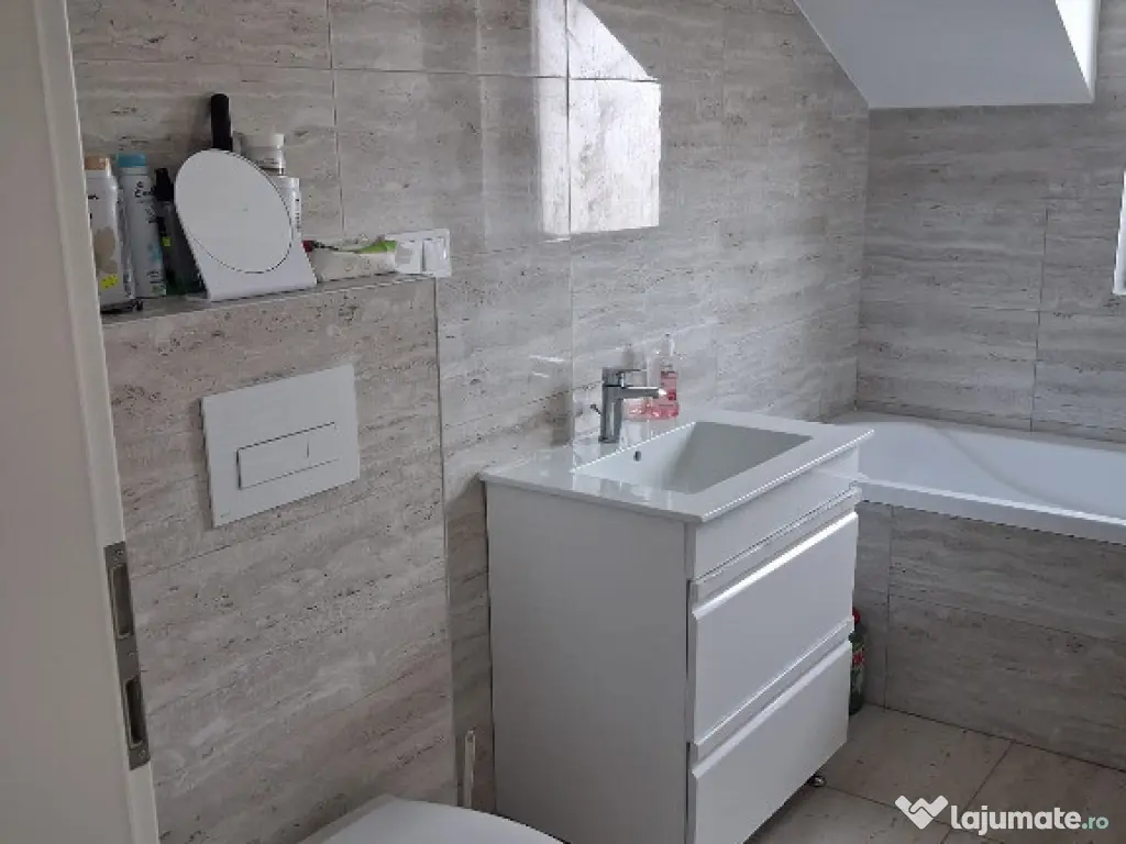 Apartament 2 camere, decomandat - zona Sanpetru