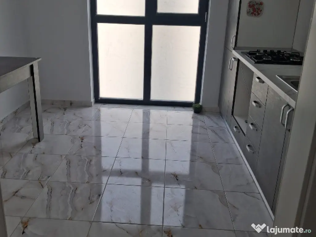 Apartament 2 camere, decomandat - zona Sanpetru