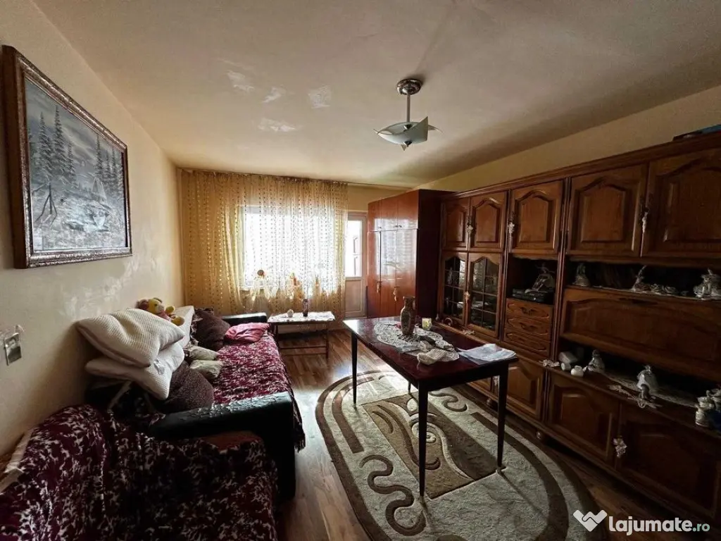 Apartament 3 camere parter Tractorul-Cerna,122500 Euro 