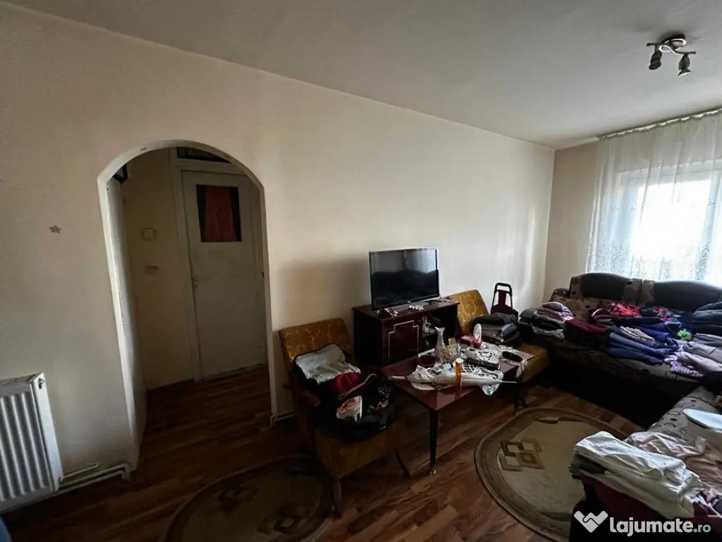 Apartament 3 camere parter Tractorul-Cerna,122500 Euro 