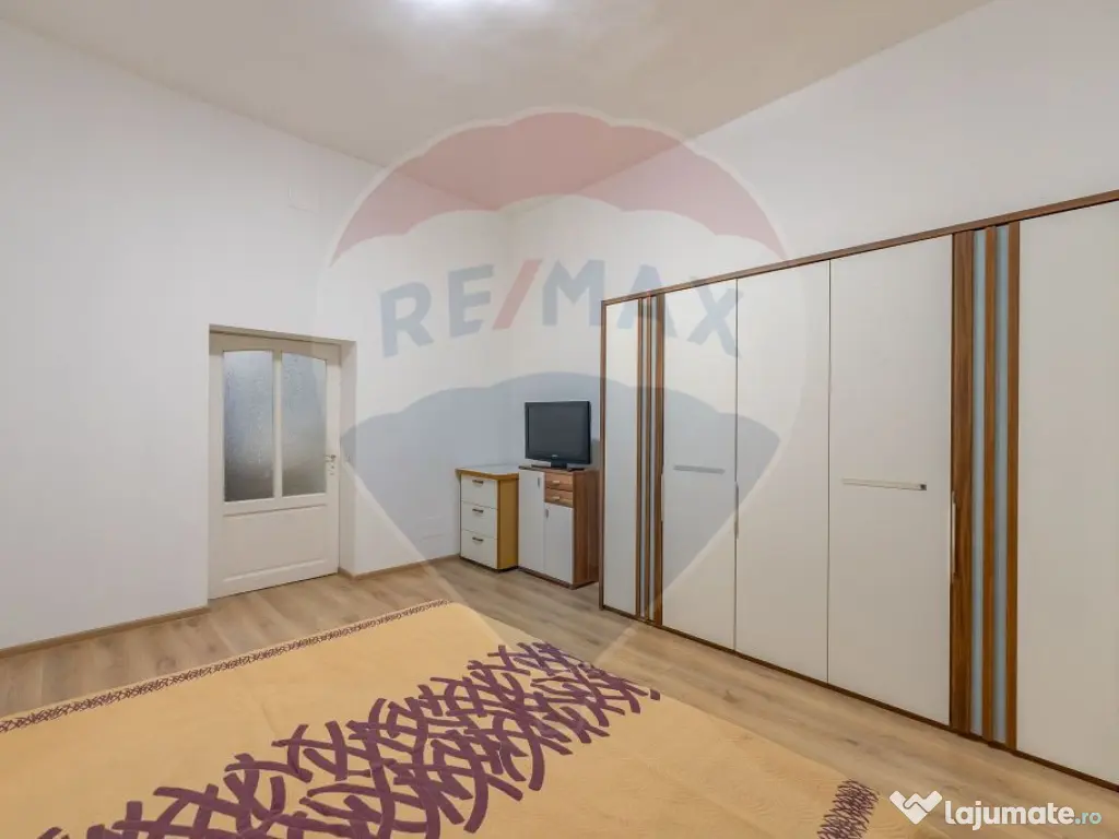 Apartament la casă de închiriat